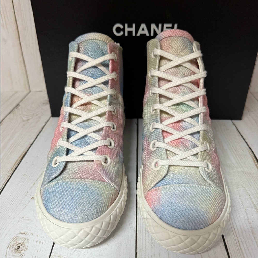CHANEL Printed Fabric Quilted High Top Sneakers Green/Pink/Blue/White Sz 36 / 6 - Picture 6 of 12